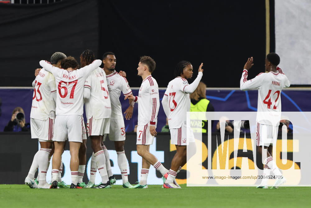 team Liverpool celebrates the goal to 0:1 during the UEFA Champions League league phase matchday 2 match between LASK and Liverpool at Oberoesterreich Arena on October 14, 2026 in Linz, Austria. (Photo by Severin Aichbauer Sports Press Photo SPP)
