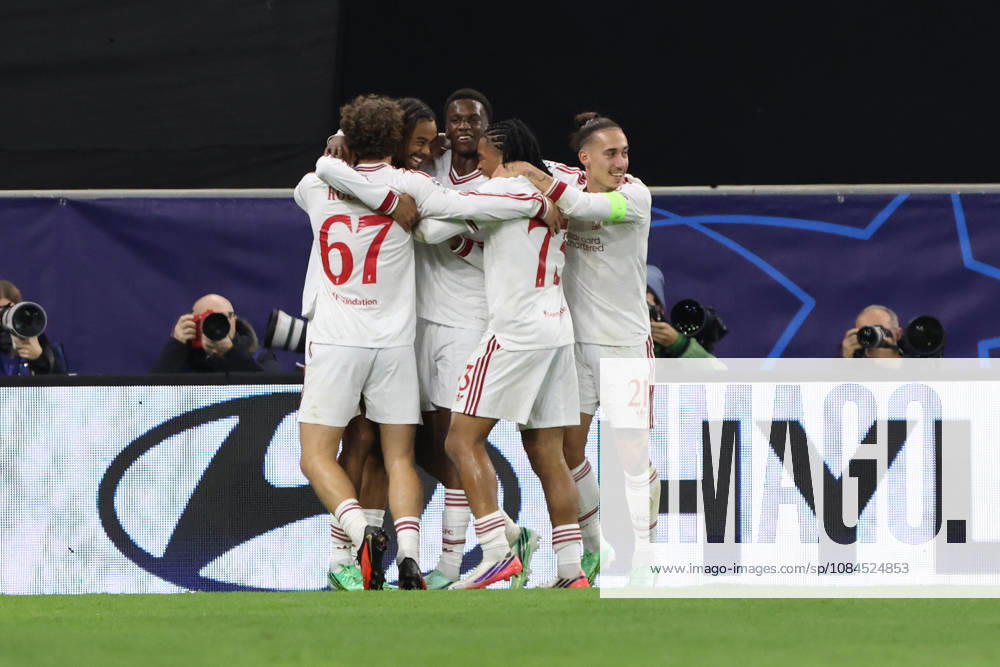 team Liverpool celebrates the goal to 0:2 during the UEFA Champions League league phase matchday 2 match between LASK and Liverpool at Oberoesterreich Arena on October 14, 2026 in Linz, Austria. (Photo by Severin Aichbauer Sports Press Photo SPP)