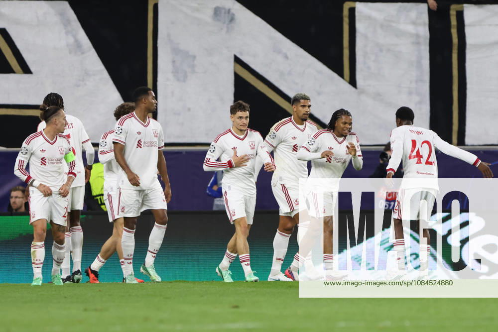 team Liverpool celebrates the goal to 0:2 during the UEFA Champions League league phase matchday 2 match between LASK and Liverpool at Oberoesterreich Arena on October 14, 2026 in Linz, Austria. (Photo by Severin Aichbauer Sports Press Photo SPP)