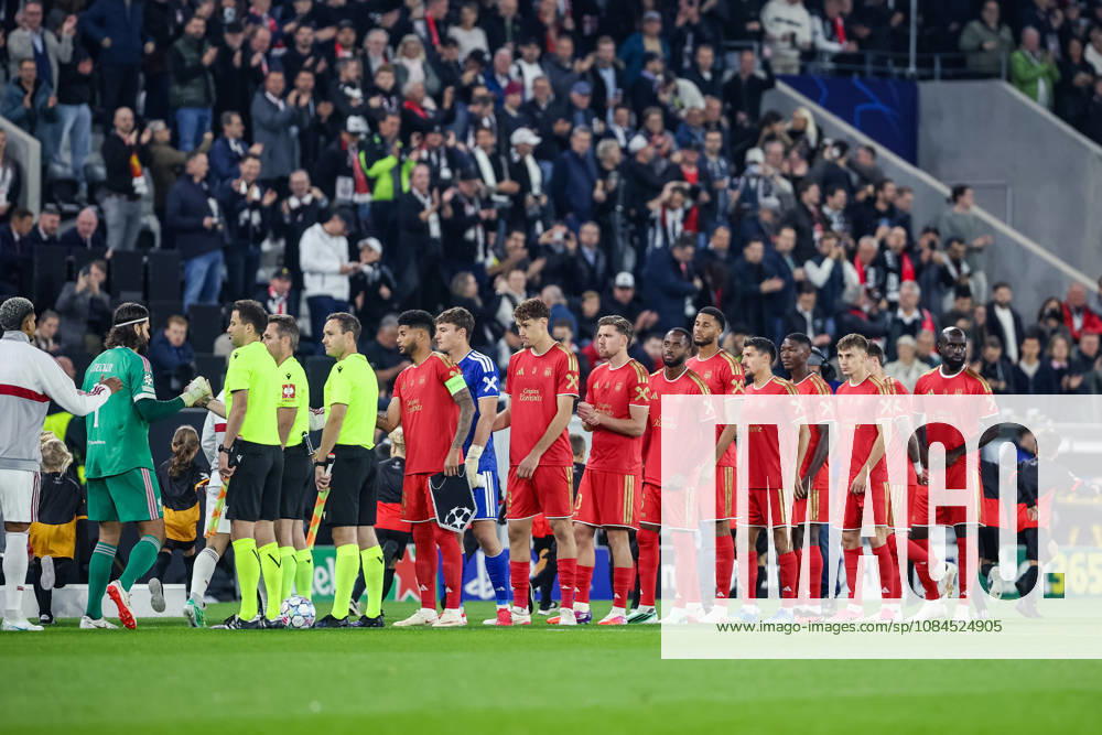 SOCCER - UEFA CL, LASK vs Liverpool LINZ,AUSTRIA,14.OCT.26 - SOCCER - UEFA Champions League, Linzer ASK vs Liverpool FC. Image shows the team of LASK. GEPAxpictures xManuelxBinder