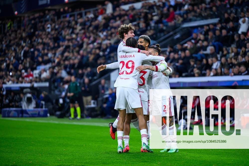 SOCCER - UEFA CL, LASK vs Liverpool LINZ,AUSTRIA,14.OCT.26 - SOCCER - UEFA Champions League, Linzer ASK vs Liverpool FC. Image shows the rejoicing of Liverpool with Ronald Araujo (Liverpool). GEPAxpictures xChristianxMoser