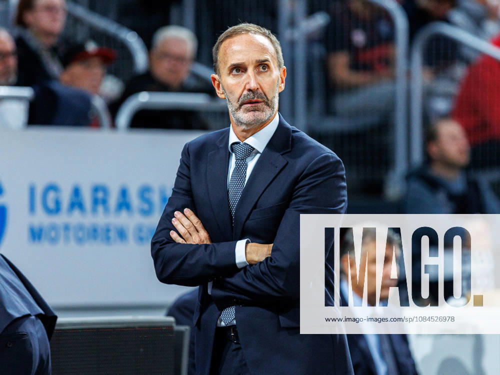 Sito Alonso (UCAM Murcia, Trainer), Einzelbild, Einzelfoto, Portrait, Portraet, BMA365 Bamberg Baskets vs. UCAM Murcia, Basketball, Basketball Champions League, 3. Spieltag, 14.10.2026 BMA365 Bamberg Baskets vs. UCAM Murcia, Basketball, Basketball Champions League, 3. Spieltag, 14.10.2026 Bamberg