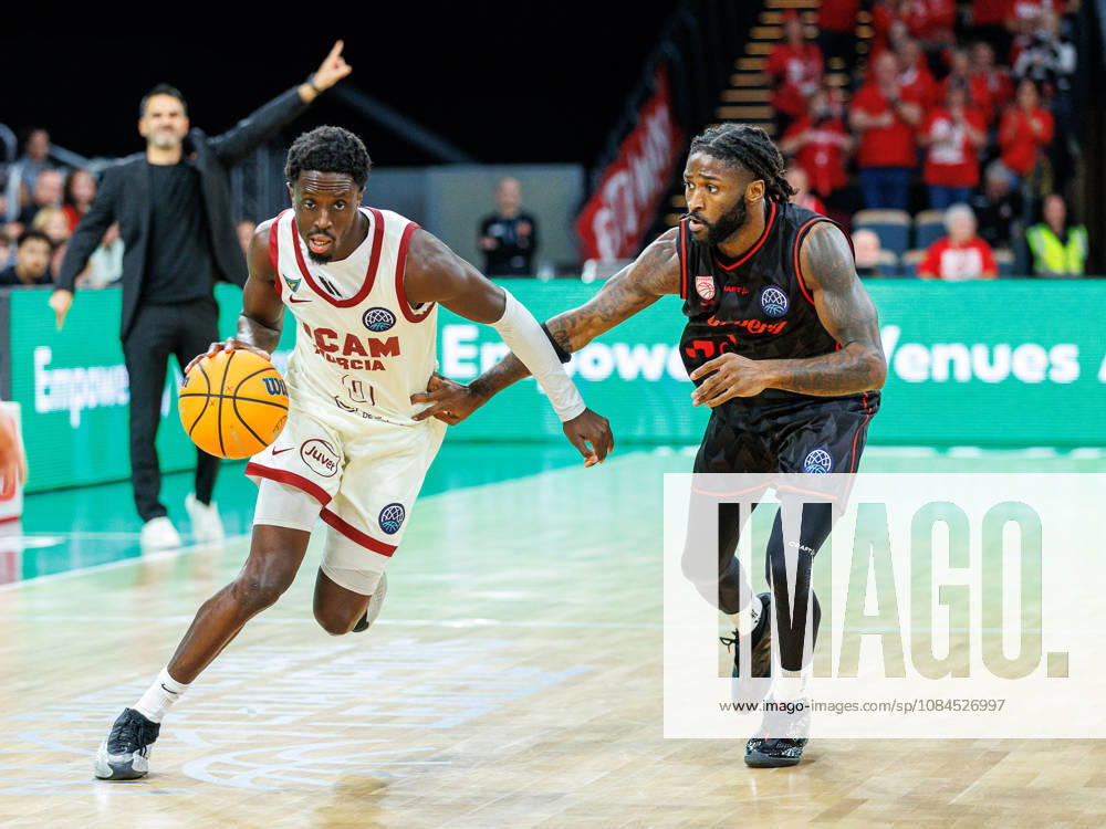 Souley Boum (UCAM Murcia, 00), Jordan Jones (BMA365 Bamberg Baskets, 04), BMA365 Bamberg Baskets vs. UCAM Murcia, Basketball, Basketball Champions League, 3. Spieltag, 14.10.2026 BMA365 Bamberg Baskets vs. UCAM Murcia, Basketball, Basketball Champions League, 3. Spieltag, 14.10.2026 Bamberg