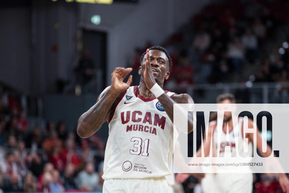 Bamberg, Deutschland 14. Oktober 2026: Basketball Champions League - 2026 2027 - Gruppenphase - Gruppe D - 2. Spieltag - Bamberg Baskets gegen UCAM Murcia Im Bild: Dylan Ennis (Murcia) frustriert nach dem Fehlwurf Brose Arena Bayern