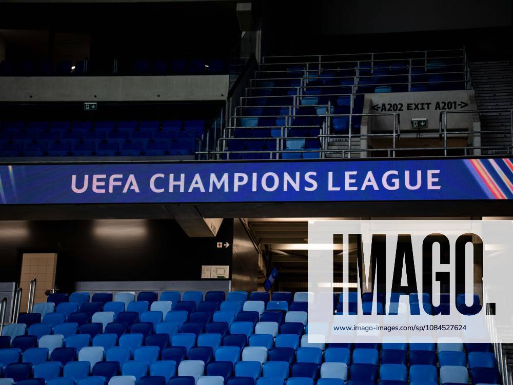 Champions League, 2. Spieltag, Å K Slovan Bratislava vs. VfB Stuttgart im Å tadion Tehelnà pole Narodný futbalový Å¡tadion UEFA Champions League Banner WICHTIGER HINWEIS: Gemäß den Vorgaben des DFB und der DFL ist es untersagt, in dem Stadion und oder vom Spiel angefertigte Fotoaufnahmen in Form von Sequenzbildern und oder videoähnlichen Fotostrecken zu verwerten bzw. verwerten zu lassen.