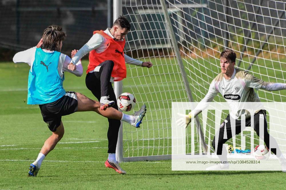 Tomoya Ando Branimir Hrgota Simon Spari ( Pauli ) Deutschland , Hamburg , Trainingsgelände an der Kollaustrasse , Fussball , 2. Bundesliga , FC St Pauli