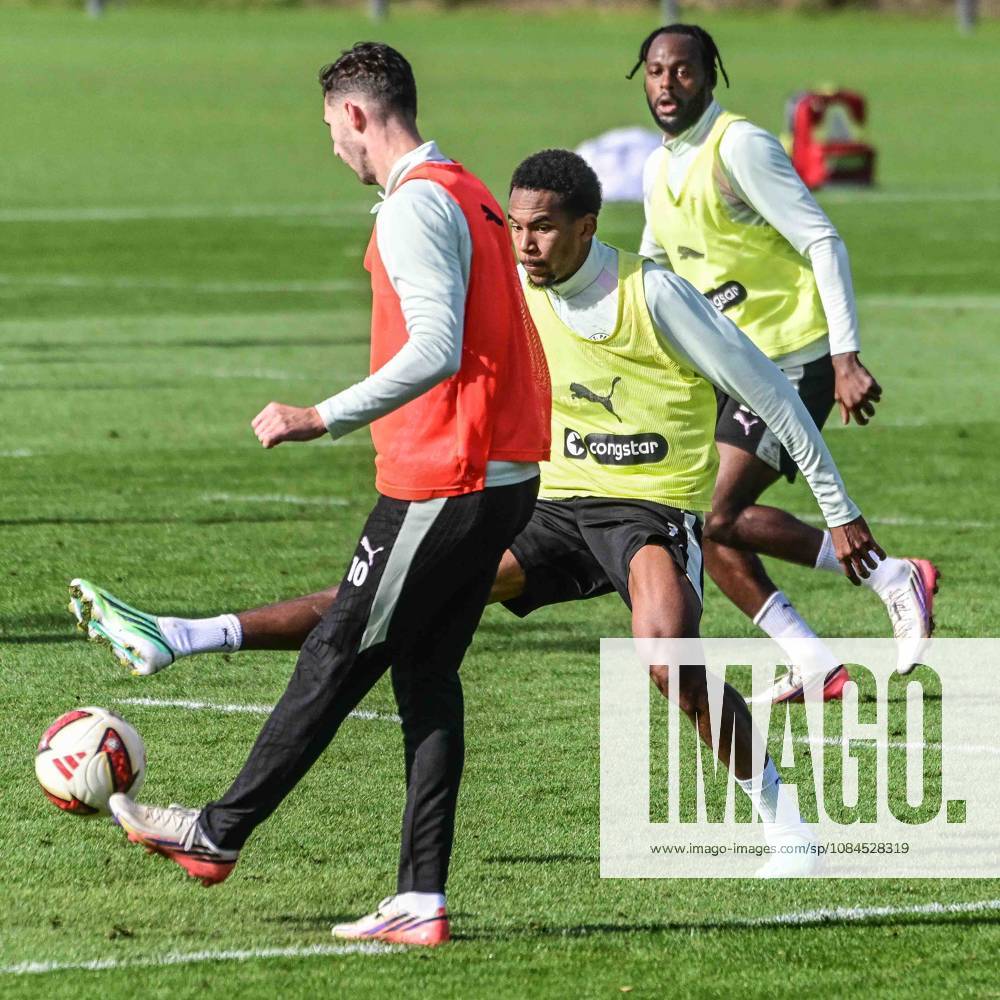Branimir Hrgota Youssoupha Niang ( Pauli ) Deutschland , Hamburg , Trainingsgelände an der Kollaustrasse , Fussball , 2. Bundesliga , FC St Pauli