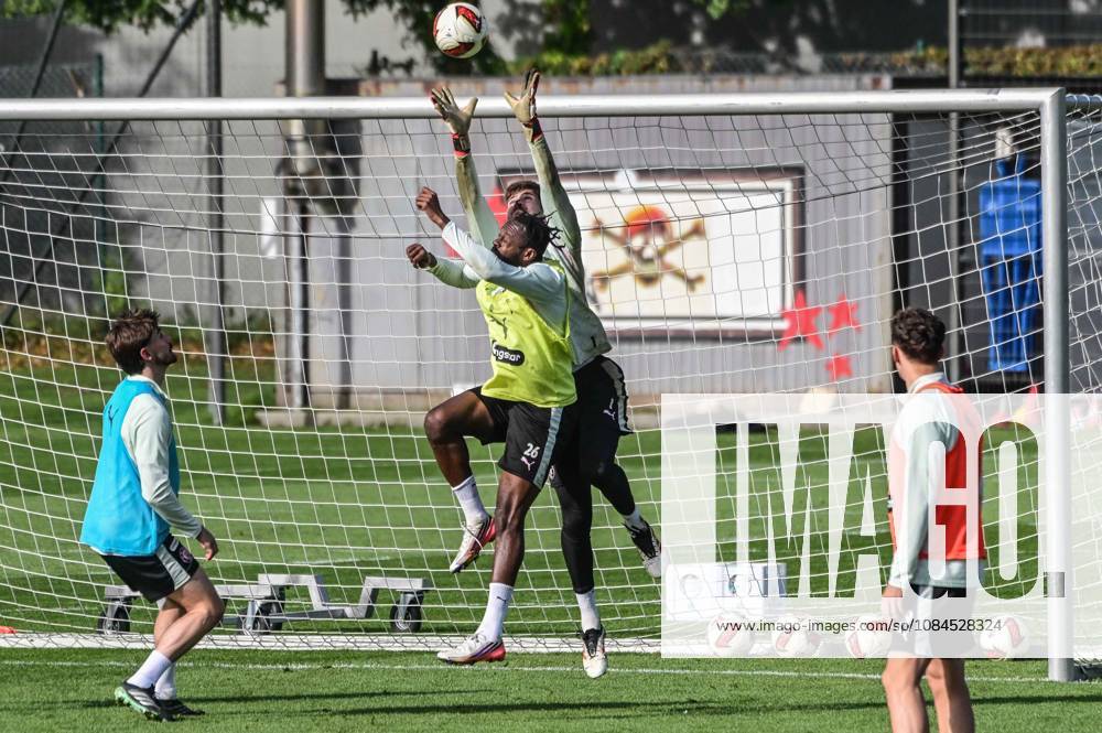 Ricky-Jade Jones Ben Voll ( Pauli ) Deutschland , Hamburg , Trainingsgelände an der Kollaustrasse , Fussball , 2. Bundesliga , FC St Pauli