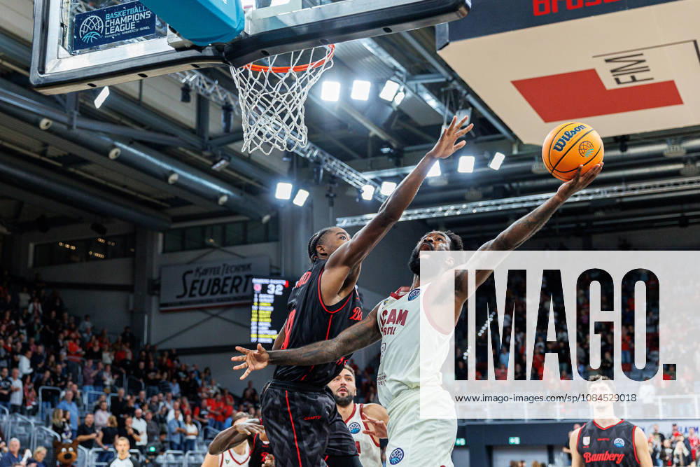 Hason Ward (BMA365 Bamberg Baskets, 20), Howard Sant-Roos (UCAM Murcia, 08), BMA365 Bamberg Baskets vs. UCAM Murcia, Basketball, Basketball Champions League, 3. Spieltag, 14.10.2026 BMA365 Bamberg Baskets vs. UCAM Murcia, Basketball, Basketball Champions League, 3. Spieltag, 14.10.2026 Bamberg