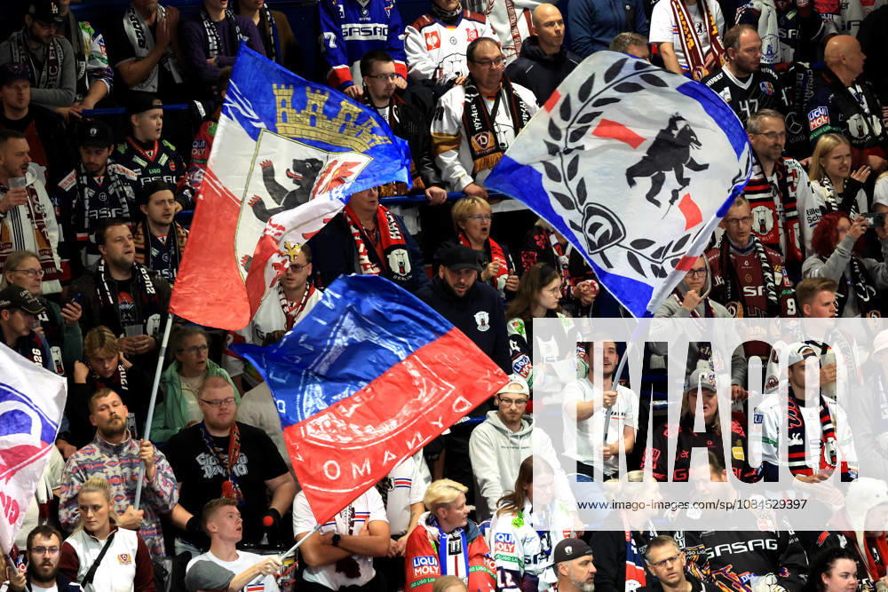 DEU, GER, Eishockey, Champions League, Saison 2026 27, Berlin, Eisbaeren Berlin vs. Klagenfurther AC Eisbaeren-Berlin-Fanblock,Fans,Fahnen nordphoto GmbH Engler Stadt Wellblechpalast Bundesland Land