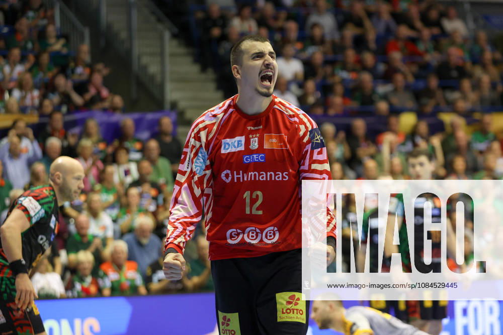 Handball Champions Legaue, SC Magdeburg - Industria Kielce, v.l. Matej Mandic (Magdeburg, 12) Jubelt ueber gehaltenen Ball, abgewehrt, gehalten, Torhueter Magdeburg