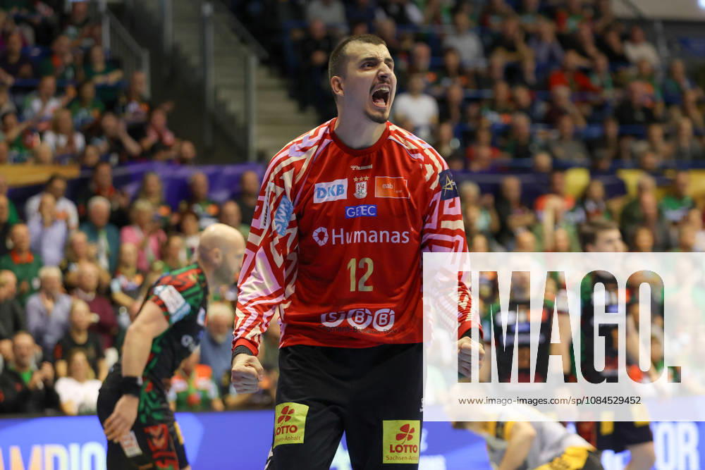 Handball Champions Legaue, SC Magdeburg - Industria Kielce, v.l. Matej Mandic (Magdeburg, 12) Jubelt ueber gehaltenen Ball, abgewehrt, gehalten, Torhueter Magdeburg