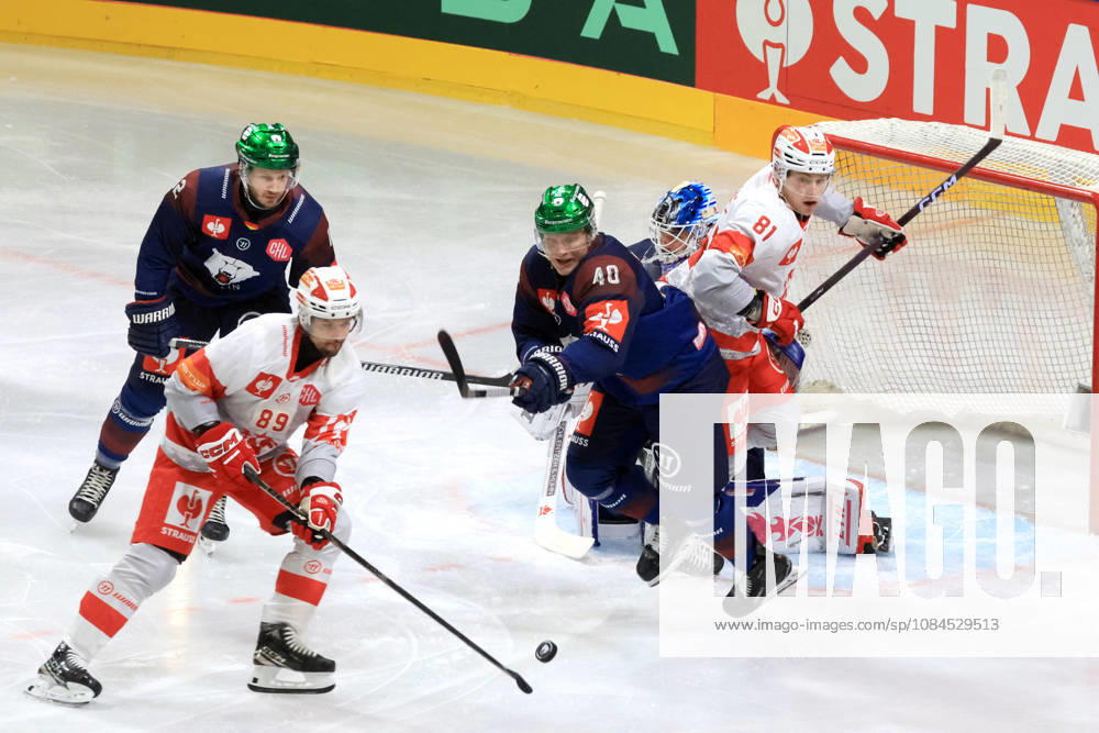 DEU, GER, Eishockey, Champions League, Saison 2026 27, Berlin, Eisbaeren Berlin vs. Klagenfurther AC Eric Mik ( Eisbaeren Berlin 12 ), Korbinian Geibel ( Eisbaeren Berlin 40 ), Raphael Herburger ( Klagenfurth 89 ), Finn van Ee ( Klagenfurth 81 ) nordphoto GmbH Engler Stadt Wellblechpalast Bundesland Land