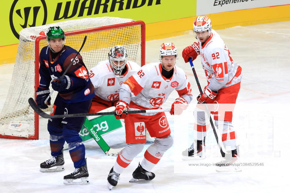 DEU, GER, Eishockey, Champions League, Saison 2026 27, Berlin, Eisbaeren Berlin vs. Klagenfurther AC Frederik Tiffels ( Eisbaeren Berlin 95 ), Mareks Mitens Furey ( Klagenfurth 30 ), Thimo Nickl ( Klagenfurth 82 ), Clemens Unterweger ( Klagenfurth 92 ) nordphoto GmbH Engler Stadt Wellblechpalast Bundesland Land