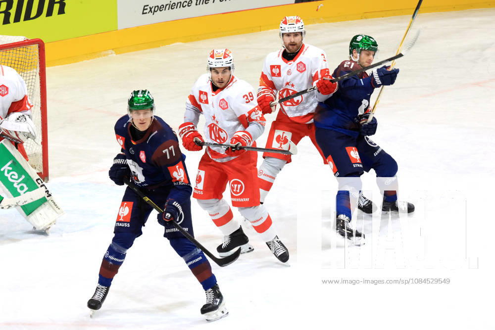 DEU, GER, Eishockey, Champions League, Saison 2026 27, Berlin, Eisbaeren Berlin vs. Klagenfurther AC Eric Hoerdler ( Eisbaeren Berlin 77 ), Manuel Wiederer ( Eisbaeren Berlin 21 ), Filip Simonic ( Klagenfurth 39 ), Will MacKinnon ( Klagenfurth 3 ) nordphoto GmbH Engler Stadt Wellblechpalast Bundesland Land
