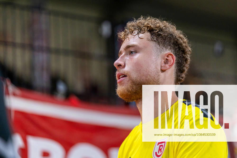 Hannes Hermann (SSV Jahn Regensburg, 01) reagiert enttaeuscht nach dem 2:2 Unentschieden GER, SC Verl vs. SSV Jahn Regensburg, Fussball, 3. Liga, 9. Spieltag, Spielzeit 2026 2027, 14.10.2026 DFL Regulations prohibit any use of photographers as image sequences and or quasi-video. GER, SC Verl vs. SSV Jahn Regensburg, Fussball, 3. Liga, 9. Spieltag, Spielzeit 2026 2027, 14.10.2026 Verl