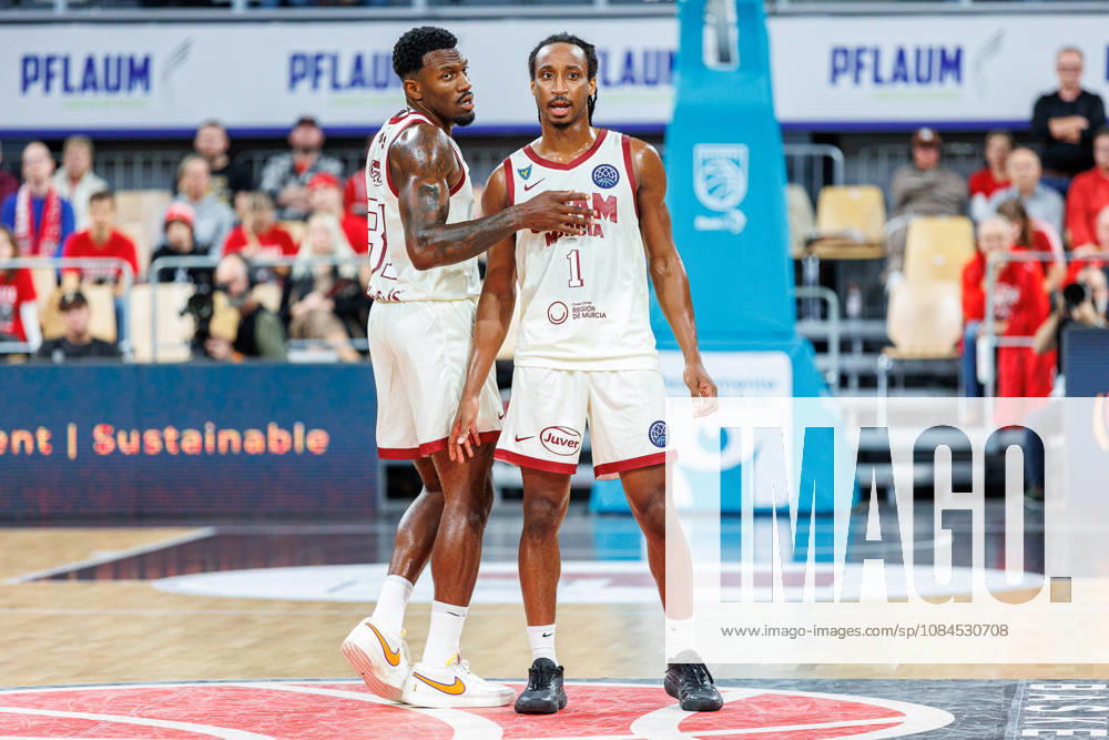 Dylan Ennis (UCAM Murcia, 31), Michael Forrest (UCAM Murcia, 01), BMA365 Bamberg Baskets vs. UCAM Murcia, Basketball, Basketball Champions League, 3. Spieltag, 14.10.2026 BMA365 Bamberg Baskets vs. UCAM Murcia, Basketball, Basketball Champions League, 3. Spieltag, 14.10.2026 Bamberg