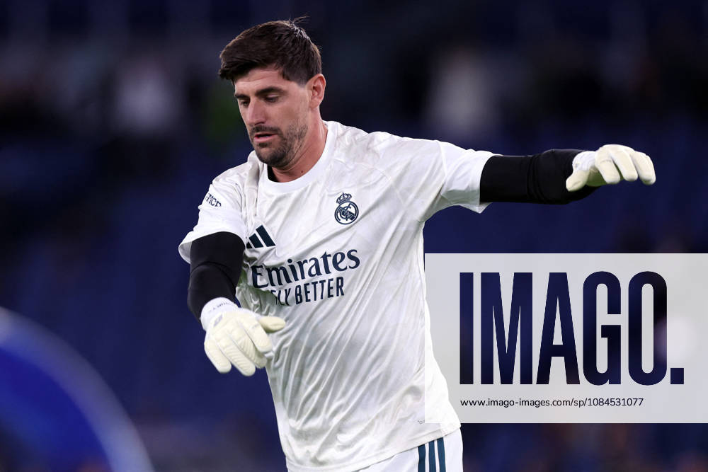 SOCCER - UEFA Champions League - AS Roma vs. Real Madrid Photo by IPA ABACAPRESS.COM89686785 - Rome, Italy - October 14, 2026: Thibaut Courtois (goalkeeper) of Real Madrid during warm-ups before the 2026-2027 UEFA Champions League soccer match between AS Roma and Real Madrid CF at the Olympic Stadium in Rome. Rome Italy
