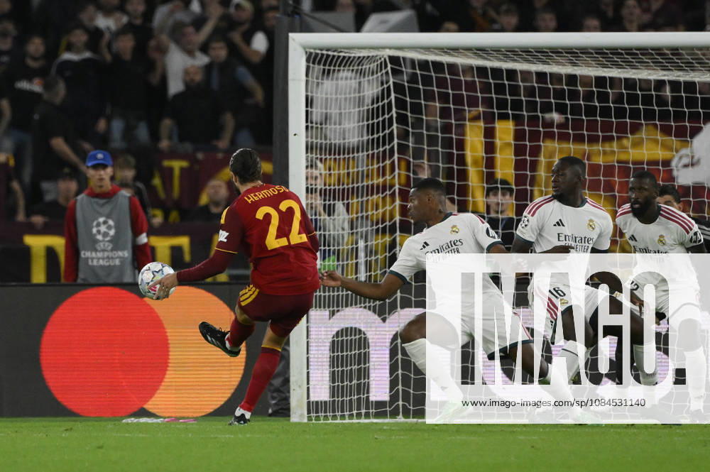 Roma’s Mario Hermoso during the Uefa Champions League soccer match between AS Roma and Real Madrid at the Olympic Stadium in Rome, Italy - Wednesday, October 14, 2026. - Soccer .