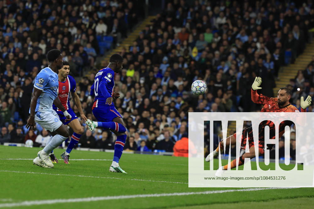Manchester City v Paris Saint-Germain, Champions League GOAL. Ousmane Dembele (10) of Paris Saint-Germain scores to make it 0-2 during the Champions League match between Manchester City and Paris Saint-Germain at the Etihad Stadium, Manchester, UK on 14 October 2026. Manchester Etihad Stadium Manchester UK Editorial use only ,