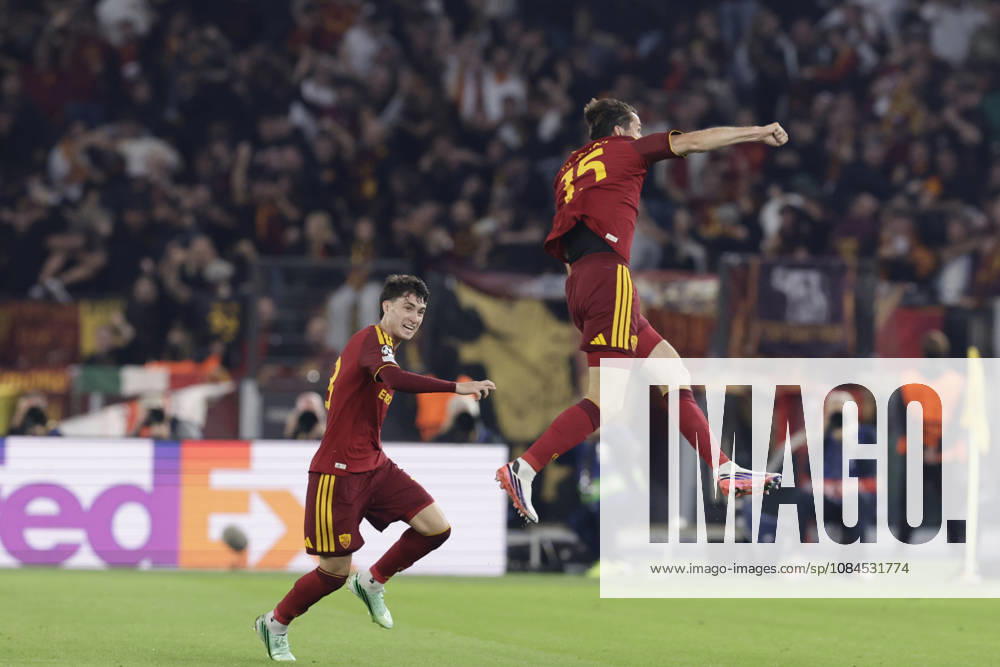 UEFA Champions League AS Roma vs Real Madrid Romas Dutch midfielder Marten de Roon celebrates after scoring a goal of 1-0 during UEFA Champions League match between AS Roma vs Real Madrid at Olimpico stadium on October 14, 2026 in Rome, Italy. _BPH3050