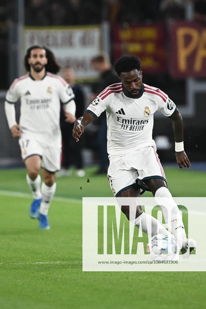 AS Roma v Real Madrid - UEFA Champions League ROME, ITALY, OCTOBER 14: Real Madrid s Vinicius Junior control the ball during the League phase of the UEFA Champions League football match between Roma and Real Madrid at the Olympic Stadium in Rome, Italy, on October 14, 2026. Isabella Bonotto Anadolu Rome Italy. Editorial use only. Please get in touch for any other usage.
