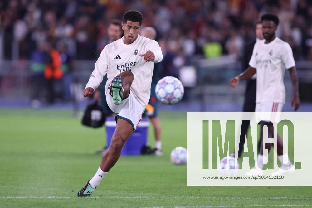 SOCCER - UEFA Champions League - AS Roma vs. Real Madrid Photo by IPA ABACAPRESS.COM89687349 - Rome, Italy — October 14, 2026: Jude Bellingham (midfielder) of Real Madrid during warm-ups before the 2026–2027 UEFA Champions League soccer match between AS Roma and Real Madrid CF at the Olympic Stadium in Rome. Rome Italy