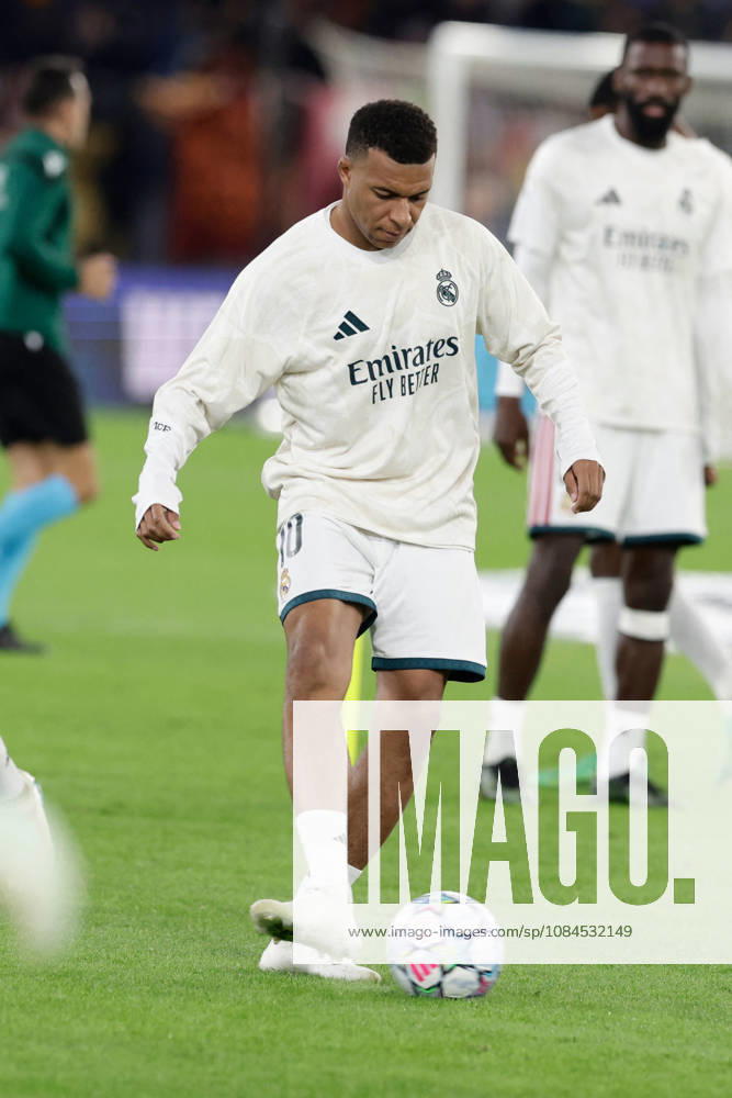 SOCCER - UEFA Champions League - AS Roma vs. Real Madrid Photo by IPA ABACAPRESS.COM89687328 - Real Madrid s French forward Kylian Mbappé during the UEFA Champions League match between AS Roma and Real Madrid at the Stadio Olimpico on October 14, 2026, in Rome, Italy. Rome Italy