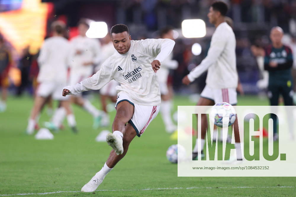 SOCCER - UEFA Champions League - AS Roma vs. Real Madrid Photo by IPA ABACAPRESS.COM89687347 - Rome, Italy — October 14, 2026: Kylian Mbappé (forward) of Real Madrid during warm-ups before the 2026–2027 UEFA Champions League soccer match between AS Roma and Real Madrid CF at the Olympic Stadium in Rome. Rome Italy