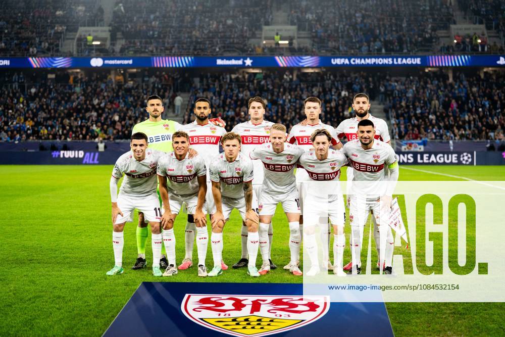 Champions League, 2. Spieltag, Å K Slovan Bratislava vs. VfB Stuttgart im Å tadion Tehelnà pole Narodný futbalový Å¡tadion VfB Stuttgart Mannschaftsfoto WICHTIGER HINWEIS: Gemäß den Vorgaben des DFB und der DFL ist es untersagt, in dem Stadion und oder vom Spiel angefertigte Fotoaufnahmen in Form von Sequenzbildern und oder videoähnlichen Fotostrecken zu verwerten bzw. verwerten zu lassen.