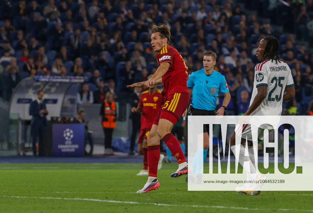Europa Champions League 2026 27 between Roma vs Real Madrid Goal the Marten de Roon of AS Roma during the Champions League football match between AS Roma and FC Real Madrid at the Stadio Olimpico in Rome on October 14, 2026 Pictured: Roma stadio Olimpico Roma Italy