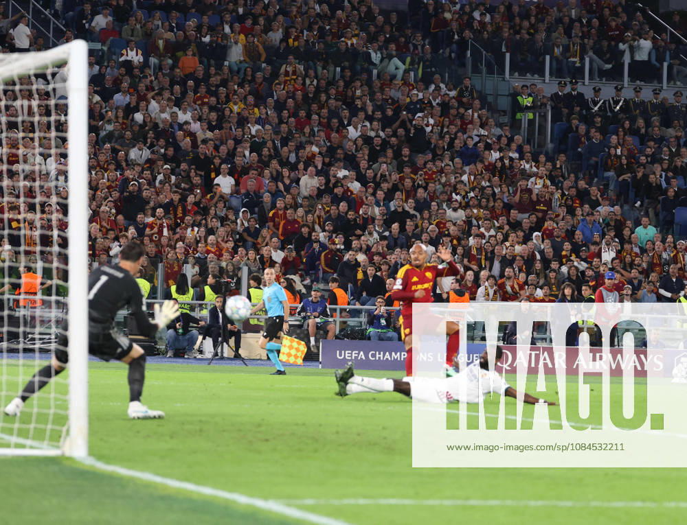 Europa Champions League 2026 27 between Roma vs Real Madrid Donyell Malen of AS Roma during the Champions League football match between AS Roma and FC Real Madrid at the Stadio Olimpico in Rome on October 14, 2026 Pictured: Roma stadio Olimpico Roma Italy