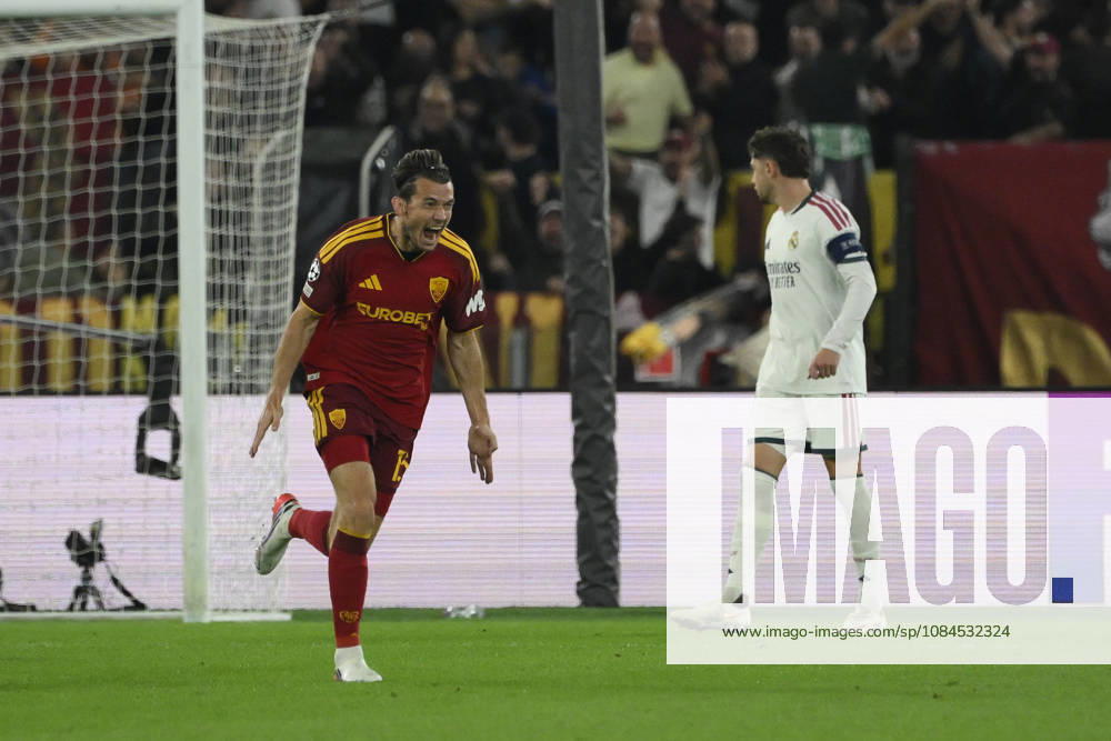 Roma’s Marten de Roon celebrates after scoring the goal 1-0 during the Uefa Champions League soccer match between AS Roma and Real Madrid at the Olympic Stadium in Rome, Italy - Wednesday, October 14, 2026. - Soccer .