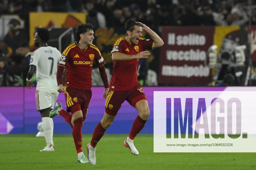 Roma’s Marten de Roon celebrates after scoring the goal 1-0 during the Uefa Champions League soccer match between AS Roma and Real Madrid at the Olympic Stadium in Rome, Italy - Wednesday, October 14, 2026. - Soccer .