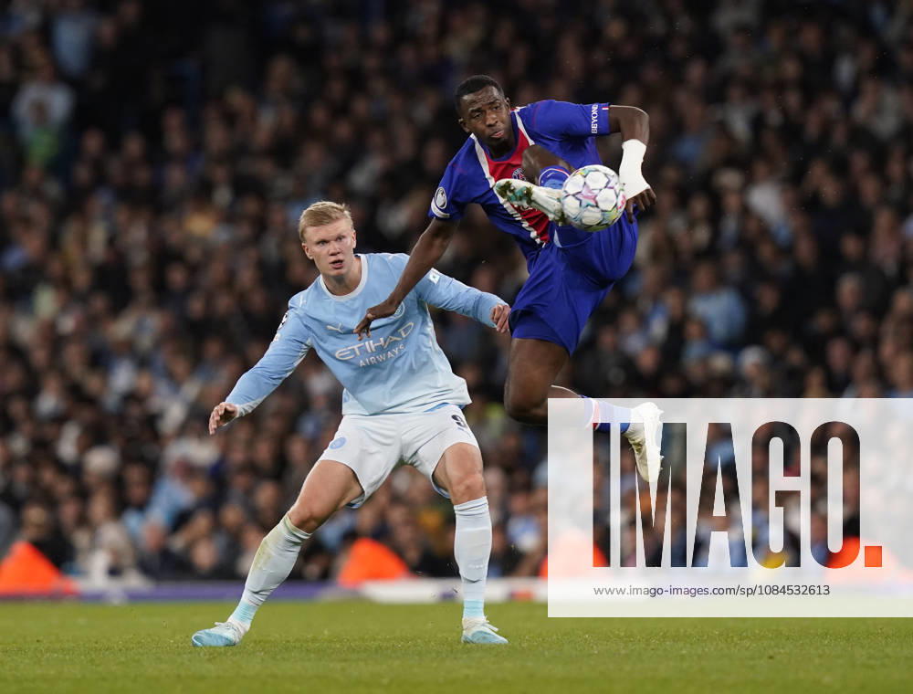 Manchester, England, 14th October 2026. Erling Haaland of Manchester City intercepted by William Pacho of Paris St Germain during the Manchester City vs Paris Saint Germain UEFA Champions League match at the Etihad Stadium, Manchester. Picture credit should read: Andrew Yates Sportimage . SPI_036_AY_Man_City_PSG SPI-5069-0036