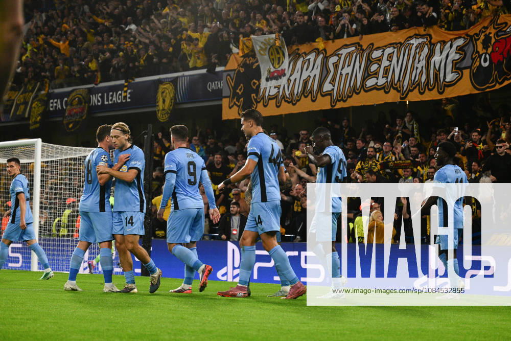 Lovro Majer of AEK Athens celebrates scoring the opening goal with his team mates during the UEFA Champions League 2026 27 League Phase MD2 match between FC Shakhtar Donetsk and AEK Athens at Stamford Bridge on October 14, 2026 in London, England. (Photo by Yaroslav Dunka Sports Press Photo)