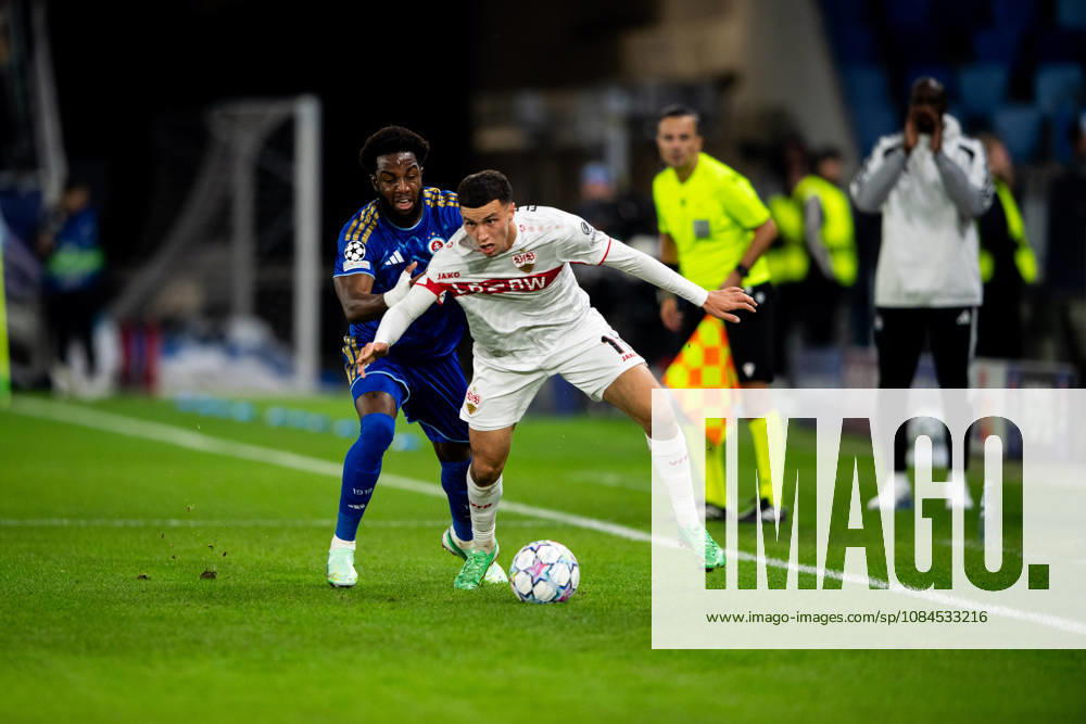 Champions League, 2. Spieltag, Å K Slovan Bratislava vs. VfB Stuttgart im Å tadion Tehelnà pole Narodný futbalový Å¡tadion Bilal El Khannouss (VfB) gegen Sandro Cruz (Slovan) Im Zweikampf WICHTIGER HINWEIS: Gemäß den Vorgaben des DFB und der DFL ist es untersagt, in dem Stadion und oder vom Spiel angefertigte Fotoaufnahmen in Form von Sequenzbildern und oder videoähnlichen Fotostrecken zu verwerten bzw. verwerten zu lassen.