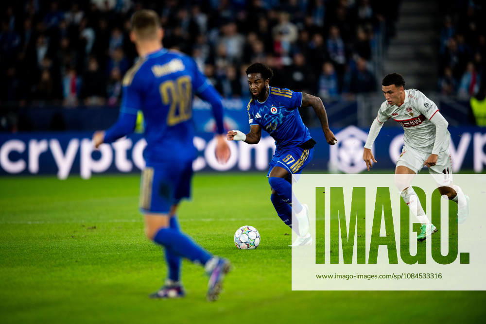 Champions League, 2. Spieltag, Å K Slovan Bratislava vs. VfB Stuttgart im Å tadion Tehelnà pole Narodný futbalový Å¡tadion Sandro Cruz (Slovan) am Ball WICHTIGER HINWEIS: Gemäß den Vorgaben des DFB und der DFL ist es untersagt, in dem Stadion und oder vom Spiel angefertigte Fotoaufnahmen in Form von Sequenzbildern und oder videoähnlichen Fotostrecken zu verwerten bzw. verwerten zu lassen.