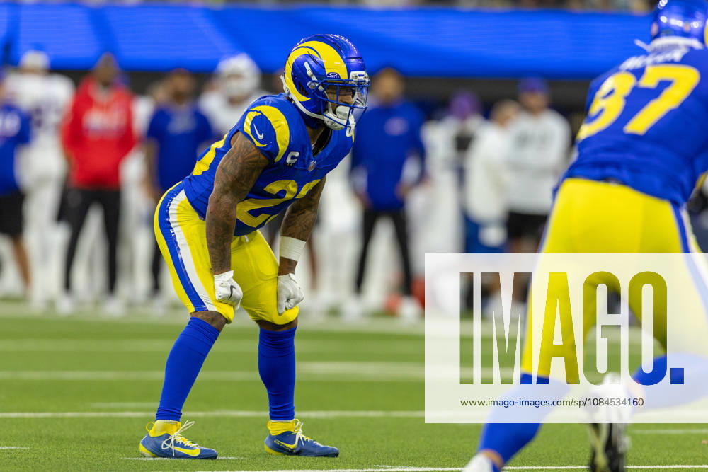 INGLEWOOD, CA - OCTOBER 12: Kyren Williams 23 of the Los Angeles Rams waits in the backfield for the snap during an NFL, American Football Herren, USA game between the Buffalo Bills and the Los Angeles Rams on October 12, 2026, at SoFi Stadium in Inglewood, California. (Photo by Greg Fiore Icon Sportswire) NFL: OCT 12 Bills at Rams Icon2610121441