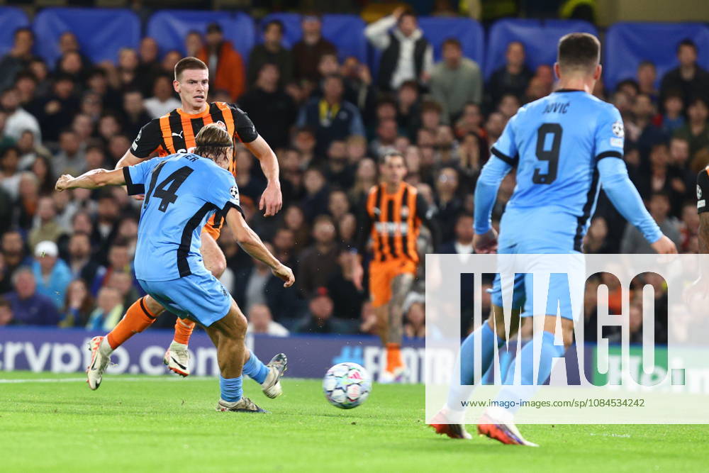 UEFA Champions League - Shakhtar Donetsk vs AEK Athens FC - Lovro Majer of AEK Athens FC celebrates after scoring during the UEFA Champions League phase Matchday 2 soccer match between Shakhtar Donetsk vs AEK Athens FC in Stamford Bridge, London, UK, on 13 October 2026. IMAGO ONE INCH PRODUCTIONS LONDON UK