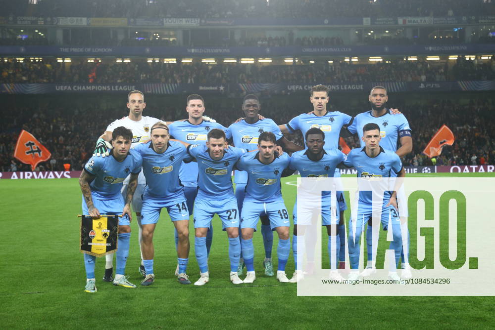 UEFA Champions League - Shakhtar Donetsk vs AEK Athens FC - Players of AEK Athens FC pose for a group photo during the UEFA Champions League League phase Matchday 2 soccer match between Shakhtar Donetsk vs AEK Athens FC in Stamford Bridge, London, UK, on 13 October 2026. IMAGO ONE INCH PRODUCTIONS LONDON UK