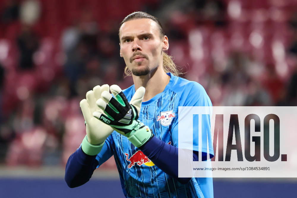 Deutschland: Fußball - UEFA Champions League - Saison 2026 - 2027, 2. Spieltag - RB Leipzig gegen PSV Eindhoven, Red Bull Arena (Leipzig): Maarten Vandevoordt (RB Leipzig, 26)