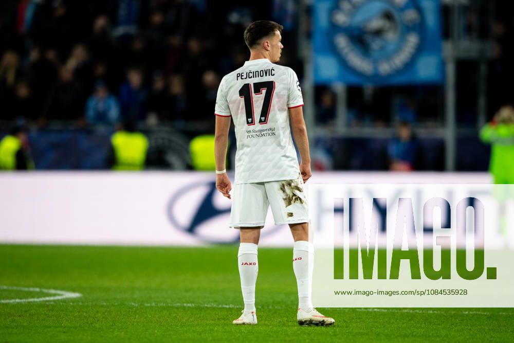 Champions League, 2. Spieltag, Å K Slovan Bratislava vs. VfB Stuttgart im Å tadion Tehelnà pole Narodný futbalový Å¡tadion Dženan PejÄinović (VfB) Fokus WICHTIGER HINWEIS: Gemäß den Vorgaben des DFB und der DFL ist es untersagt, in dem Stadion und oder vom Spiel angefertigte Fotoaufnahmen in Form von Sequenzbildern und oder videoähnlichen Fotostrecken zu verwerten bzw. verwerten zu lassen.