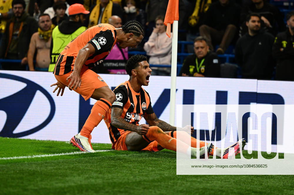 Vinicius Tobias of Shakhtar Donetsk celebrates their second goal with his team mates during the UEFA Champions League 2026 27 League Phase MD2 match between FC Shakhtar Donetsk and AEK Athens at Stamford Bridge on October 14, 2026 in London, England. (Photo by Yaroslav Dunka Sports Press Photo)