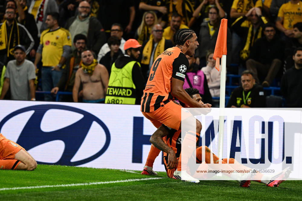 Vinicius Tobias of Shakhtar Donetsk celebrates their second goal with his team mates during the UEFA Champions League 2026 27 League Phase MD2 match between FC Shakhtar Donetsk and AEK Athens at Stamford Bridge on October 14, 2026 in London, England. (Photo by Yaroslav Dunka Sports Press Photo)