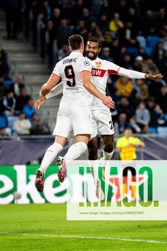 Champions League, 2. Spieltag, Å K Slovan Bratislava vs. VfB Stuttgart im Å tadion Tehelnà pole Narodný futbalový Å¡tadion Tor zum 0:3 durch Ermedin Demirović (VfB) hier im Jubel mit Lorenz Assignon (VfB) WICHTIGER HINWEIS: Gemäß den Vorgaben des DFB und der DFL ist es untersagt, in dem Stadion und oder vom Spiel angefertigte Fotoaufnahmen in Form von Sequenzbildern und oder videoähnlichen Fotostrecken zu verwerten bzw. verwerten zu lassen.