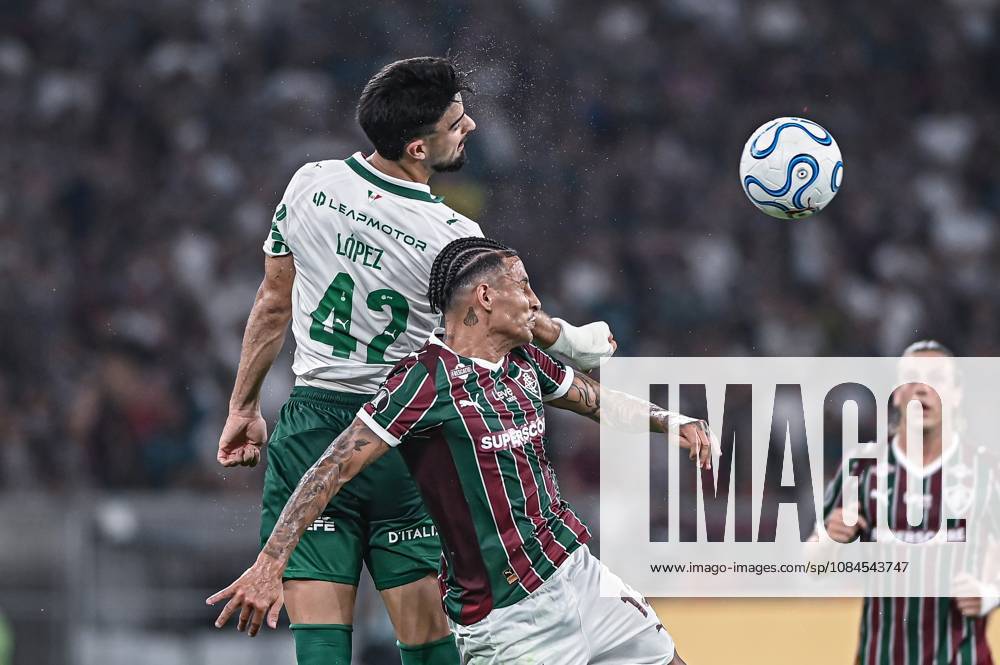 A match valid for the 2026 Copa Libertadores between Fluminense and Palmeiras. Fluminense player Arana and Palmeiras player Flaco Lopez, during a match between Fluminense and Palmeiras, valid for the first leg of the 2026 Copa Libertadores semi-final, at the Maracana stadium, on Wednesday night. RIO DE JANEIRO RJ BRAZIL