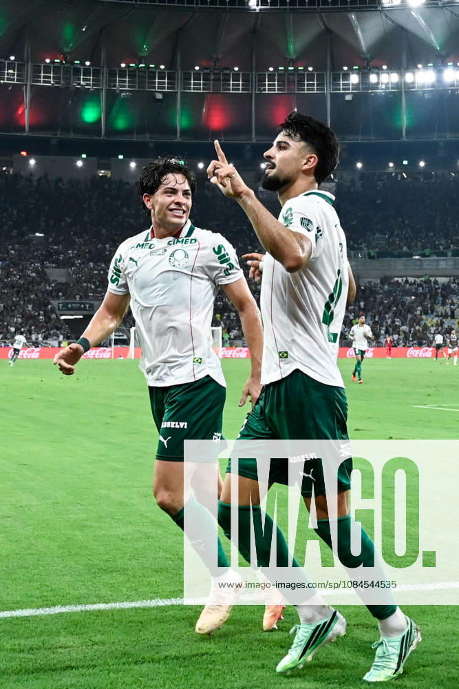 Jose Manuel Lopez of Palmeiras (R) celebrates after scoring the team s first goal with Agustin Giay of Palmeiras (L) during the Copa CONMEBOL Libertadores 2026 match between Fluminense and Palmeiras at Maracana on October 14, 2026 in Rio de Janeiro, Brazil (Photo by Andre Ricardo Sports Press Photo SPP)