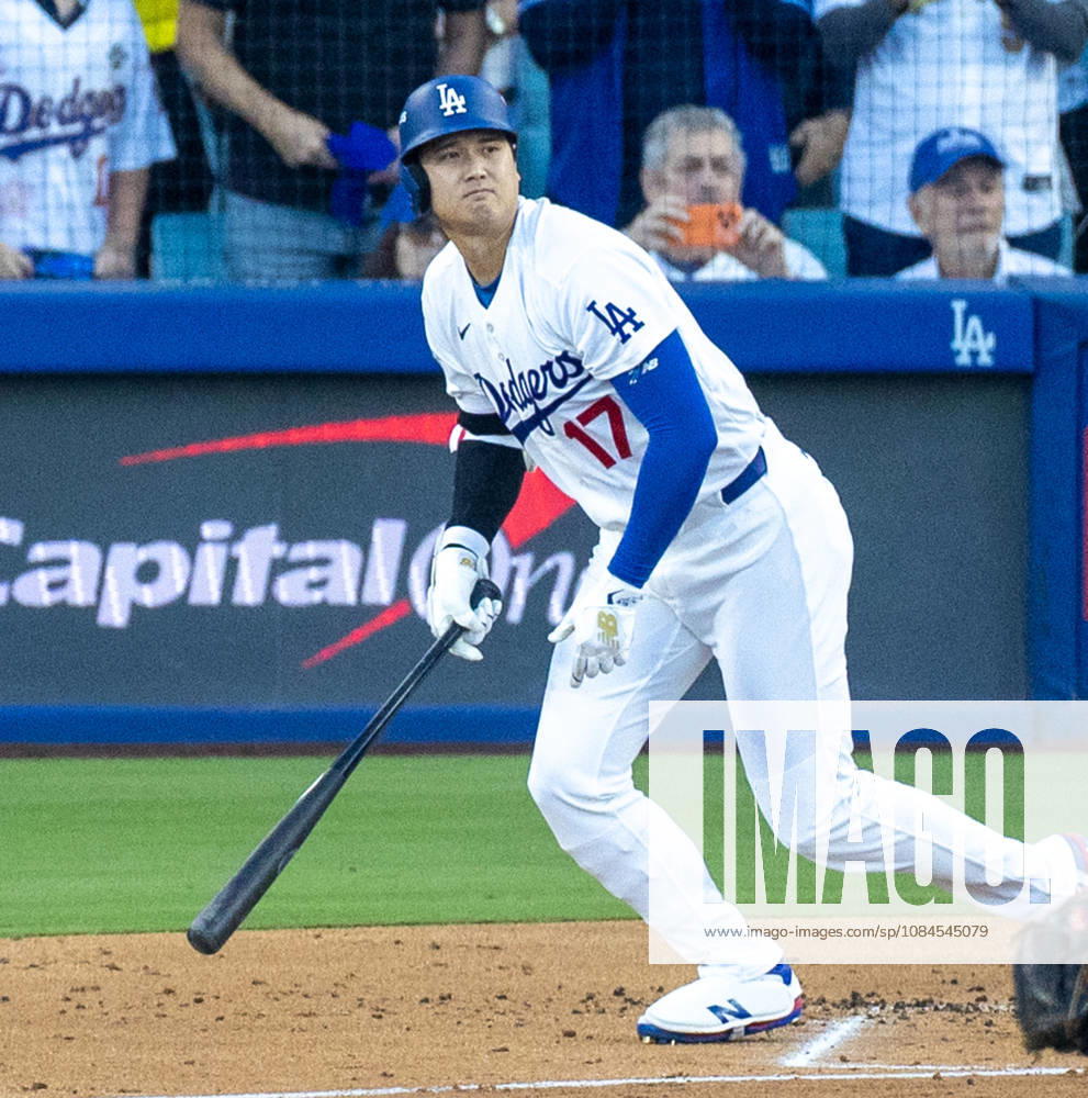 Los Angeles Dodgers SHOHEI OHTANI hits a fly ball to left field the second inning against the Milwaukee Brewers in Game 3 of the National League Championship Series against the Milwaukee Brewers at Dodgers Stadium in Los Angeles. Los Angeles USA - ZUMAa60_ 20261014_zaf_a60_009