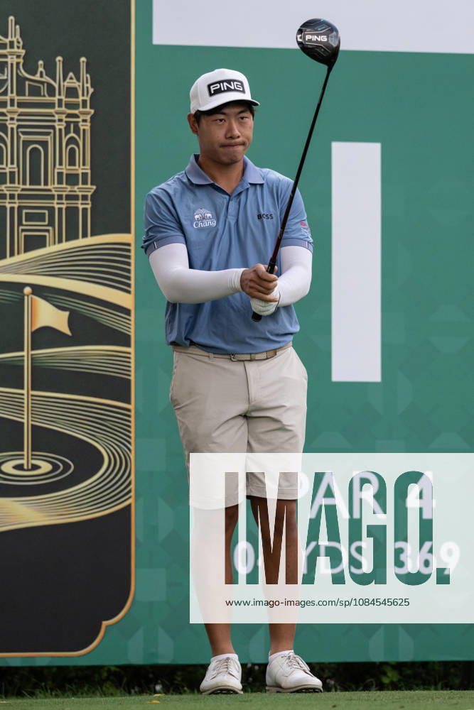 Thailand s Gunn CHAROENKUL.Opening Round in the Macao Open Golf at Macau Golf & Country Club. Macau Open Golf Rd 1 - ZUMAr144 20261015_zap_r144_052